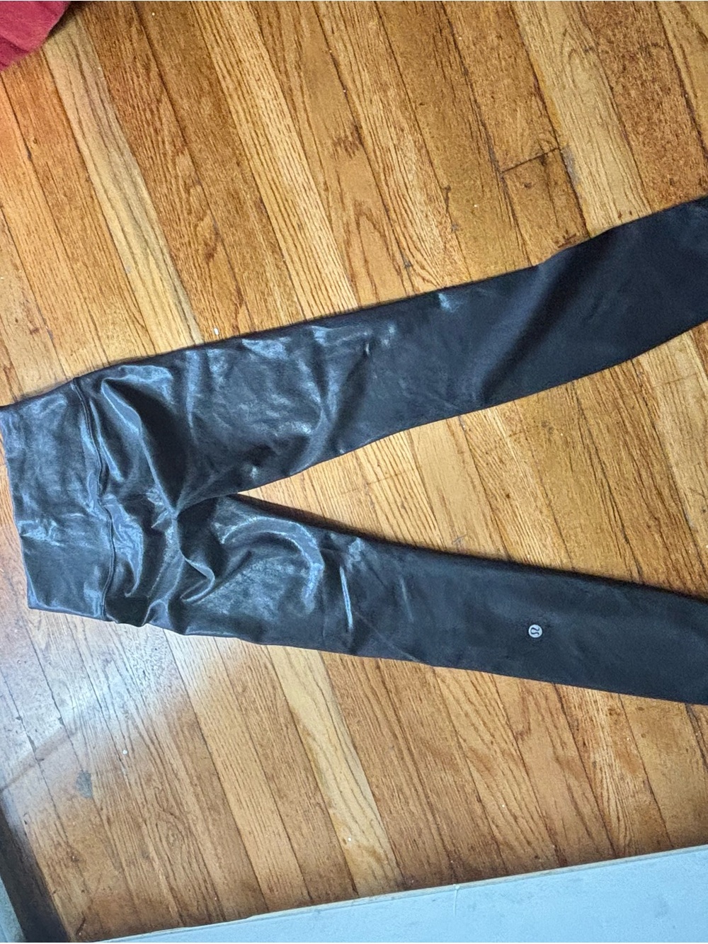 Lululemon Black Shiny Leggings – Size 2 - Picture 3 of 4